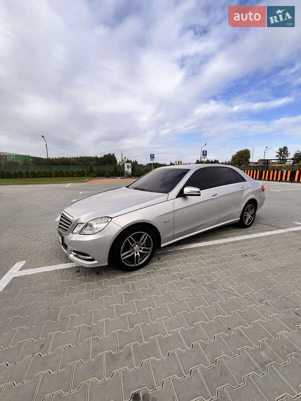 Седан Mercedes-Benz E-Class 2012 в Вінниці