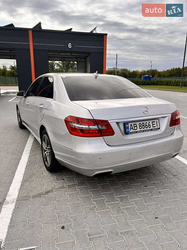 Седан Mercedes-Benz E-Class 2012 в Вінниці