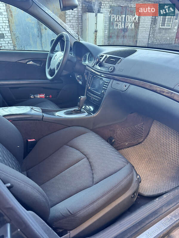 Седан Mercedes-Benz E-Class 2002 в Запоріжжі