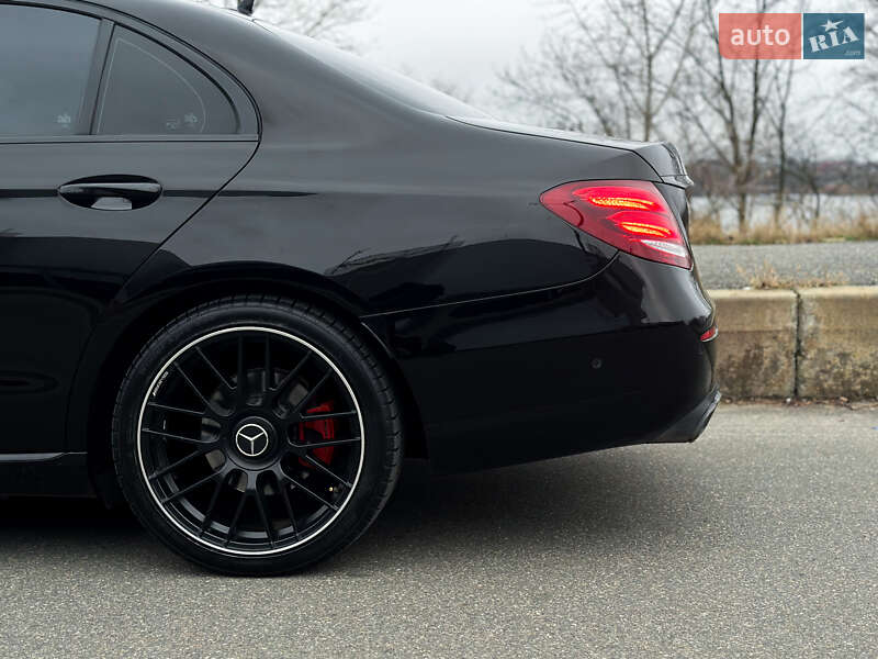 Седан Mercedes-Benz E-Class 2016 в Києві