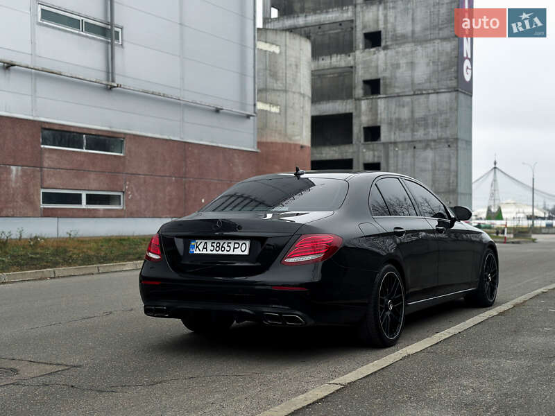Седан Mercedes-Benz E-Class 2016 в Києві