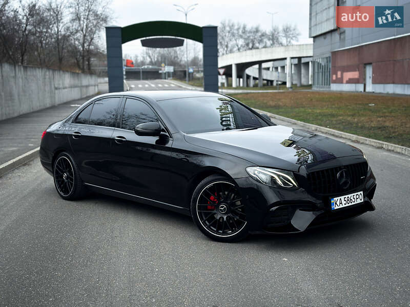 Седан Mercedes-Benz E-Class 2016 в Києві