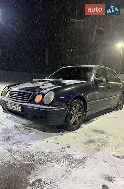 Седан Mercedes-Benz E-Class 2000 в Запорожье