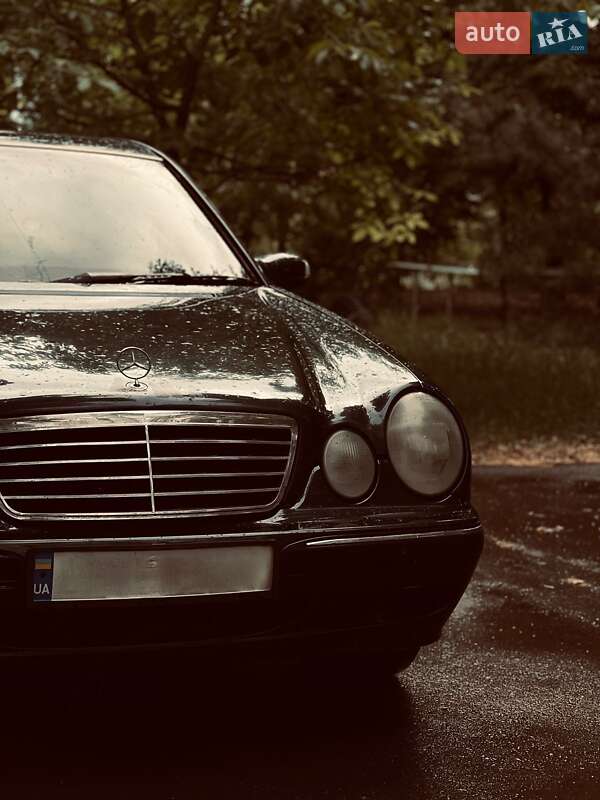 Седан Mercedes-Benz E-Class 2000 в Запорожье фото 5 Седан Mercedes-Benz E-Class 2000 в Запорожье
