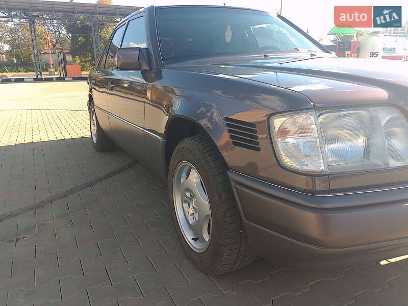 Седан Mercedes-Benz E-Class 1994 в Іспасі фото 4 Седан Mercedes-Benz E-Class 1994 в Іспасі