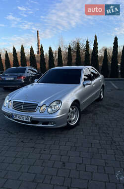 Седан Mercedes-Benz E-Class 2002 в Городенке