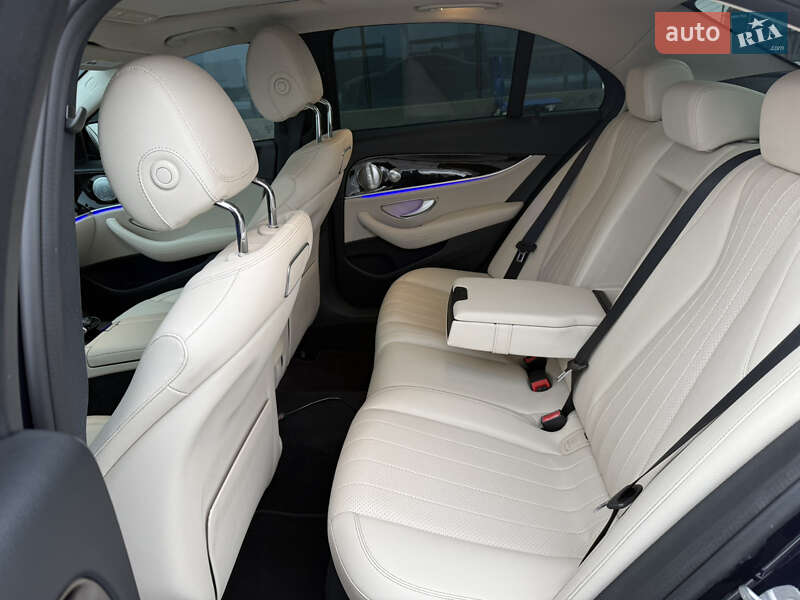 Седан Mercedes-Benz E-Class 2017 в Львові