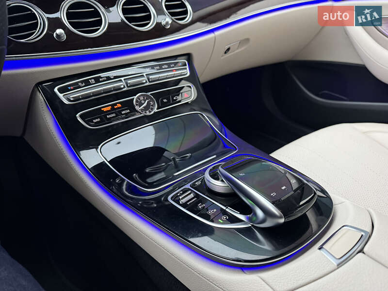 Седан Mercedes-Benz E-Class 2017 в Львові
