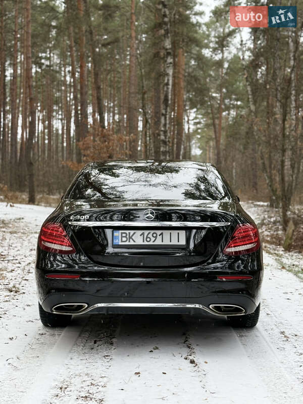 Седан Mercedes-Benz E-Class 2018 в Києві