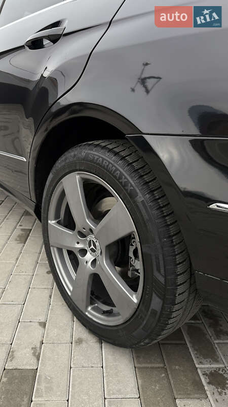 Седан Mercedes-Benz E-Class 2011 в Хусті