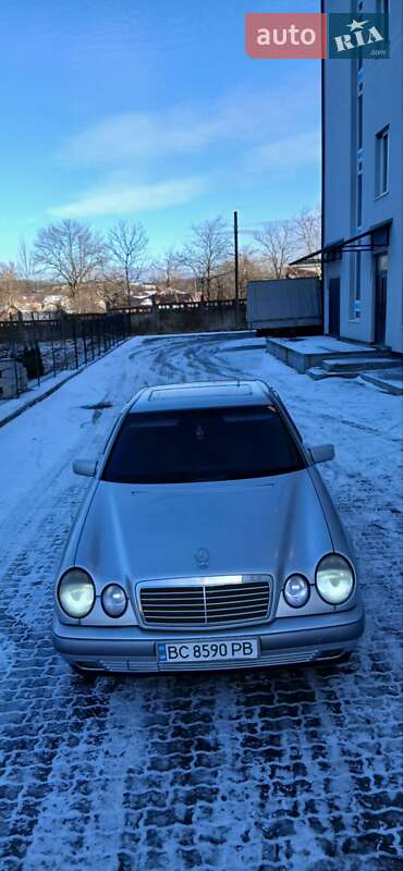 Седан Mercedes-Benz E-Class 1996 в Бориславе