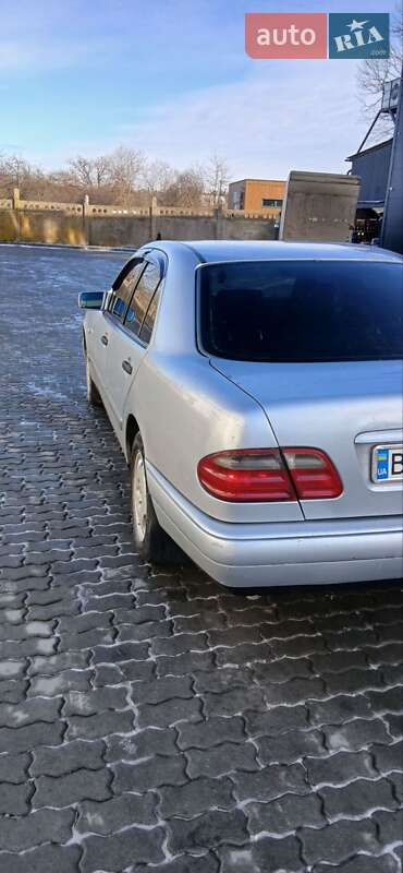 Седан Mercedes-Benz E-Class 1996 в Бориславе
