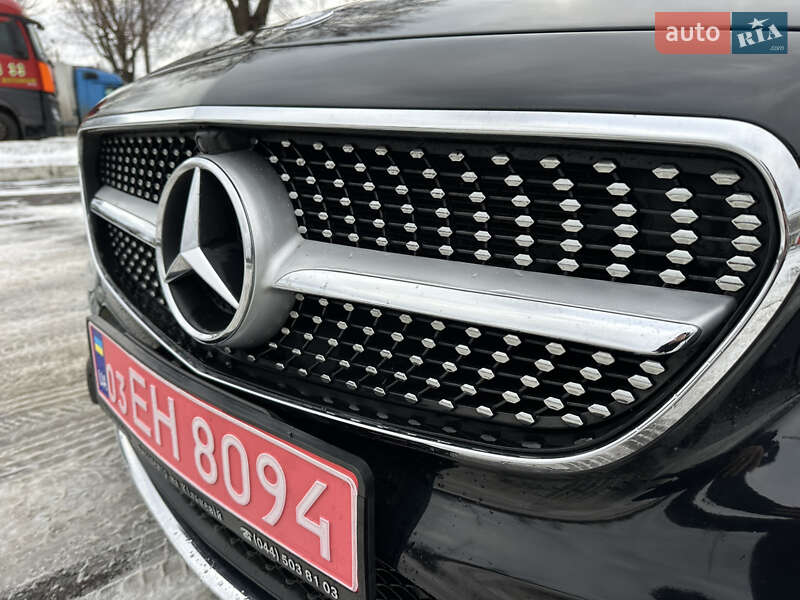 Седан Mercedes-Benz E-Class 2016 в Києві