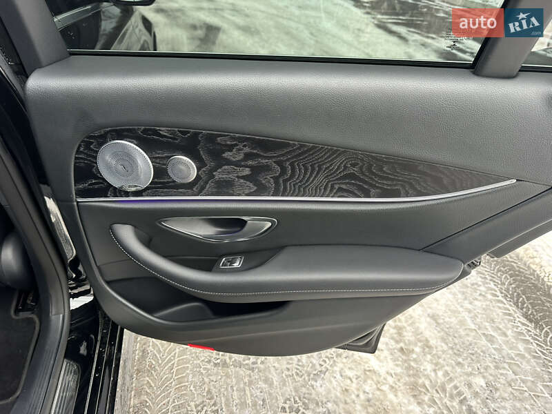 Седан Mercedes-Benz E-Class 2016 в Києві
