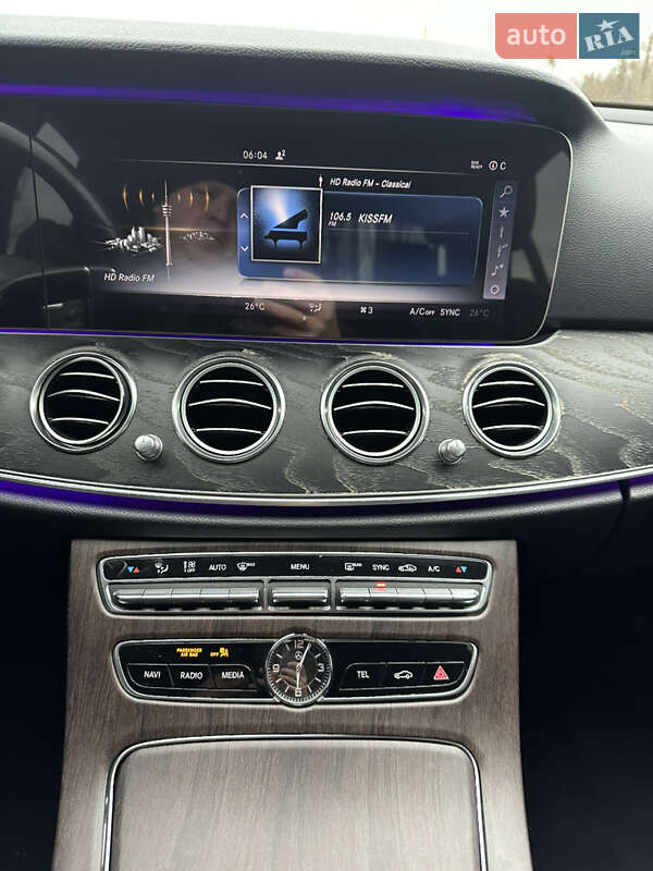 Седан Mercedes-Benz E-Class 2016 в Києві