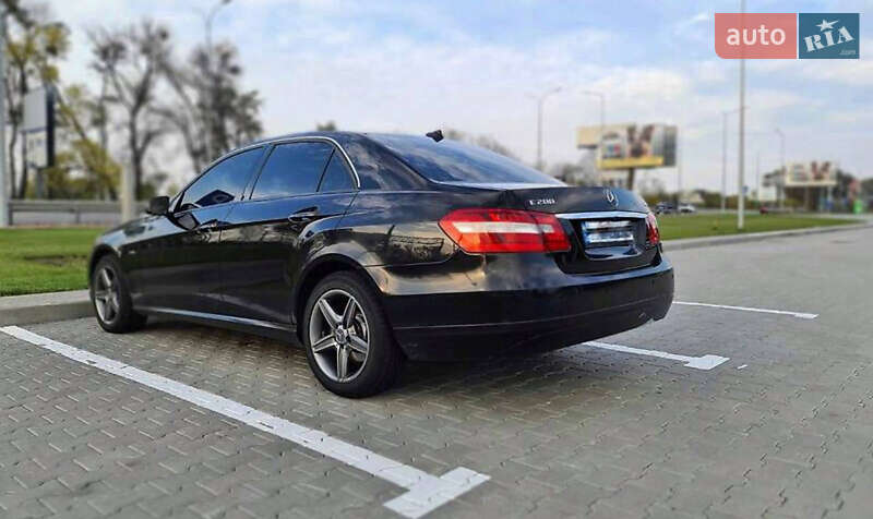 Седан Mercedes-Benz E-Class 2011 в Кривому Розі