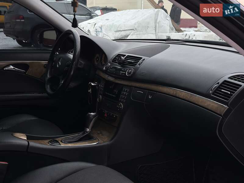 Седан Mercedes-Benz E-Class 2007 в Охтирці