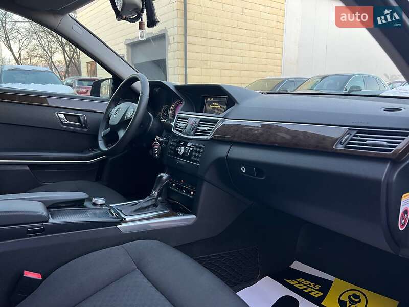 Седан Mercedes-Benz E-Class 2010 в Івано-Франківську