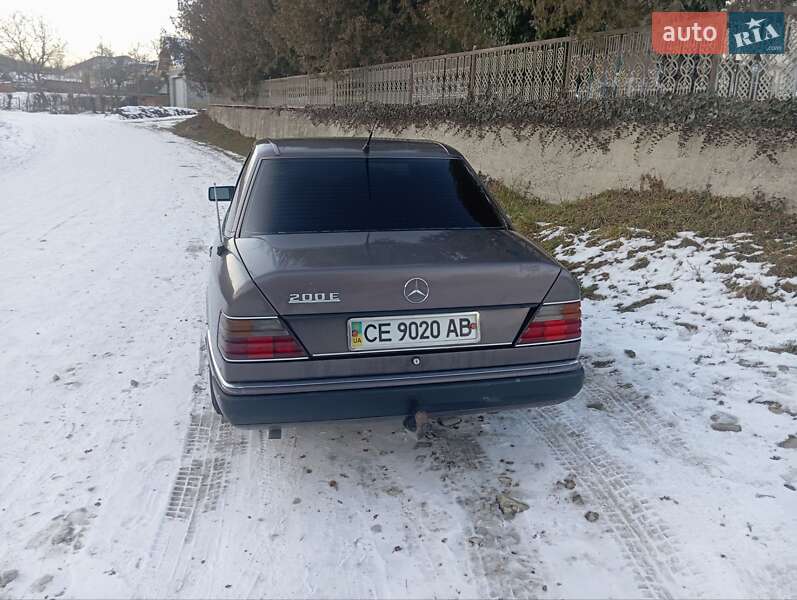 Mercedes-Benz E-Class 1991