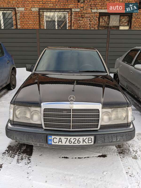 Mercedes-Benz E-Class 1993
