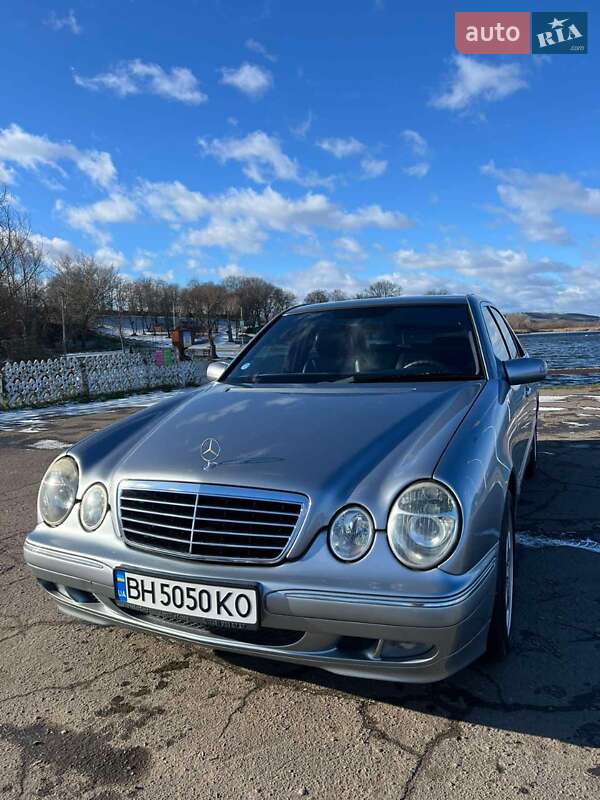 Mercedes-Benz E-Class 2001