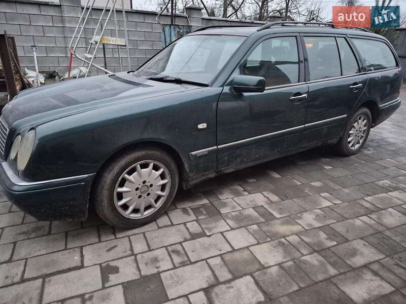 Універсал Mercedes-Benz E-Class 1998 в Рівному