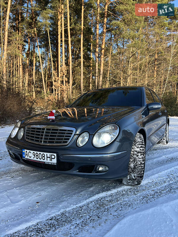 Mercedes-Benz E-Class 2005