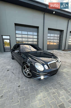 Седан Mercedes-Benz E-Class 2004 в Сарнах