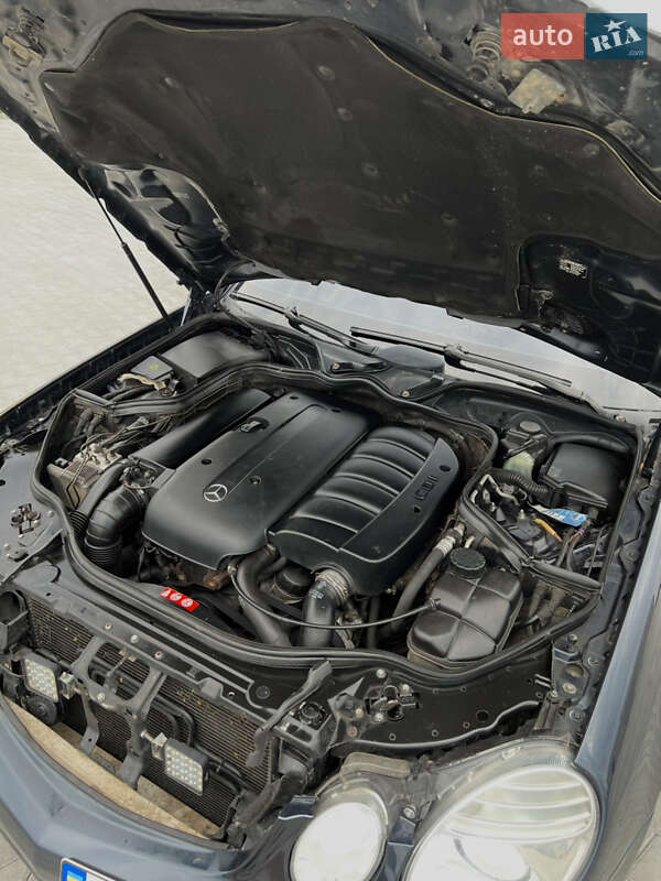 Седан Mercedes-Benz E-Class 2004 в Сарнах