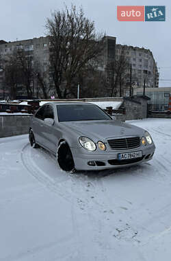 Седан Mercedes-Benz E-Class 2003 в Ровно
