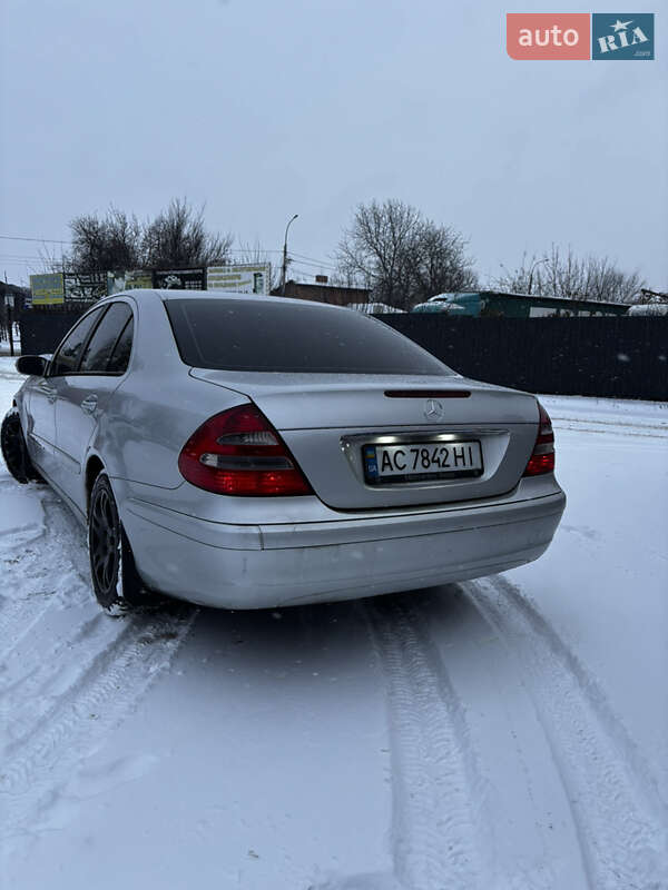 Седан Mercedes-Benz E-Class 2003 в Рівному