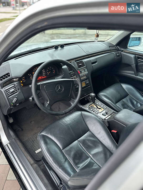Седан Mercedes-Benz E-Class 1998 в Черкасах фото 3 Седан Mercedes-Benz E-Class 1998 в Черкасах