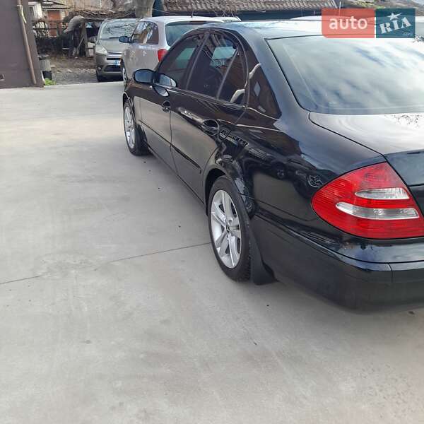 Седан Mercedes-Benz E-Class 2005 в Бердичеві