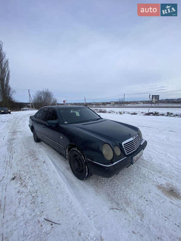 Седан Mercedes-Benz E-Class 1998 в Копичинці