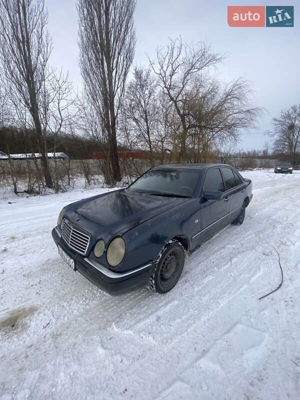 Седан Mercedes-Benz E-Class 1998 в Копичинці
