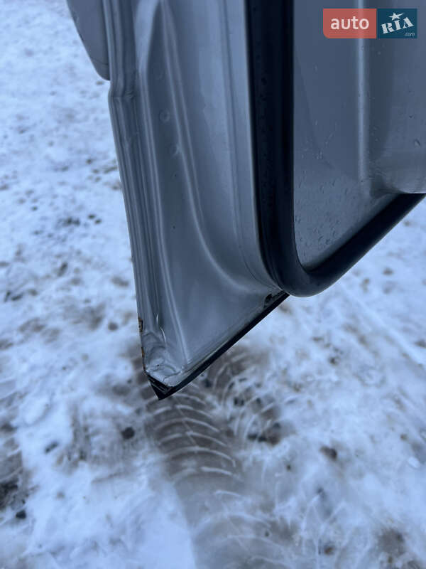 Седан Mercedes-Benz E-Class 2000 в Сарнах