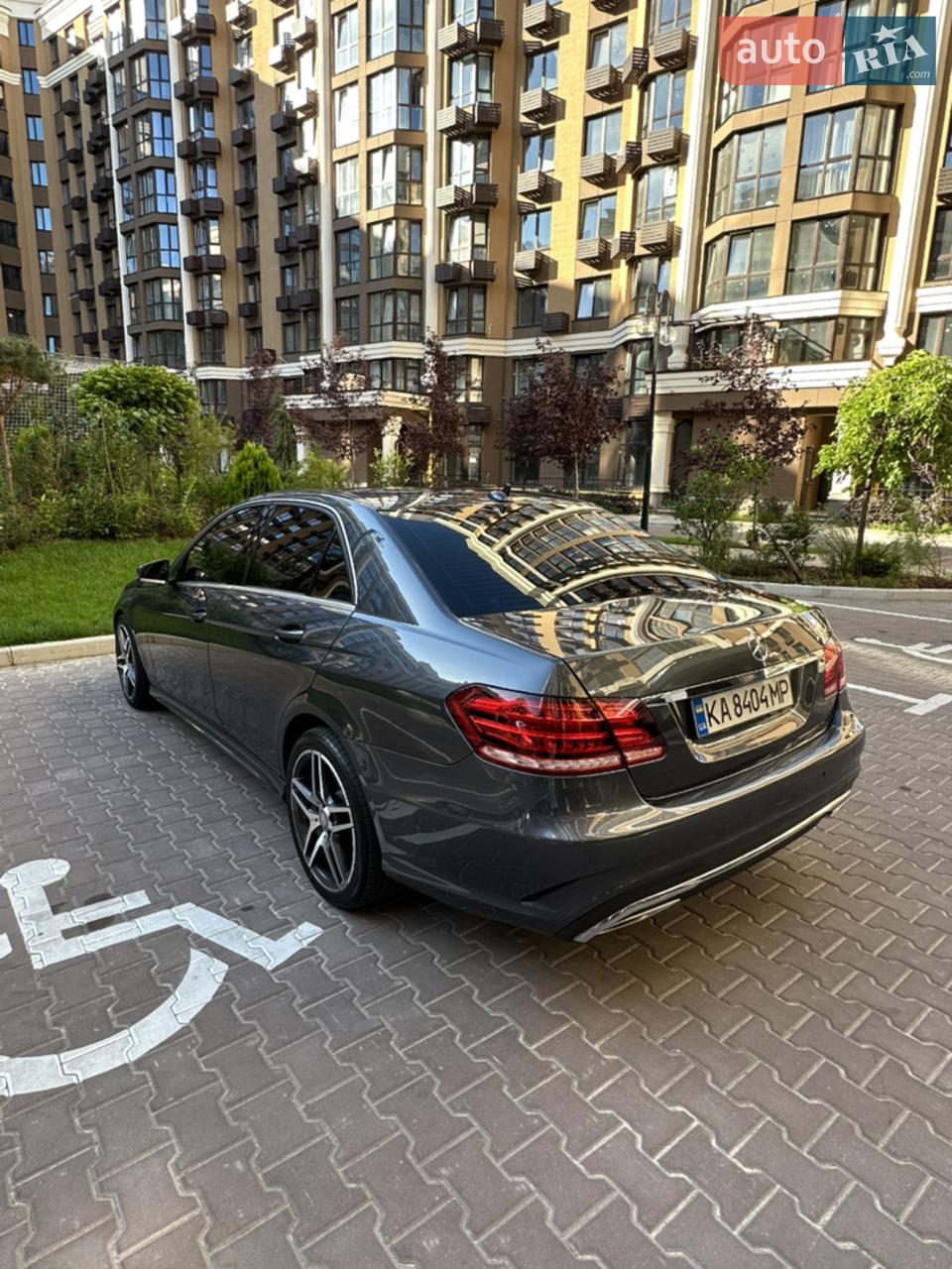 Mercedes-Benz E-Class 2014 photo 4