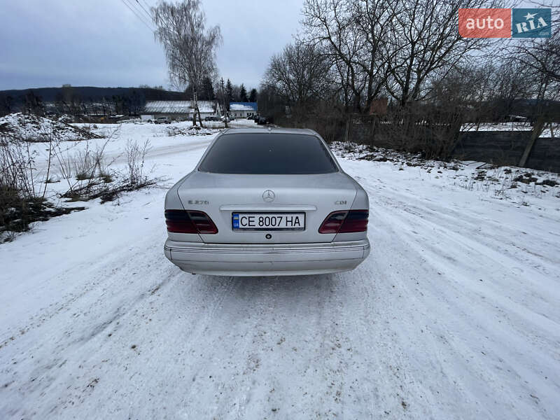 Седан Mercedes-Benz E-Class 2001 в Чернівцях