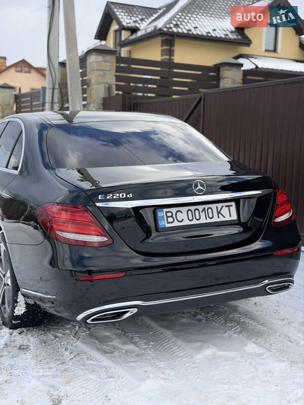 Седан Mercedes-Benz E-Class 2016 в Львові