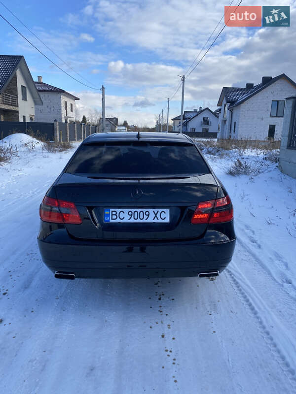 Седан Mercedes-Benz E-Class 2010 в Львове