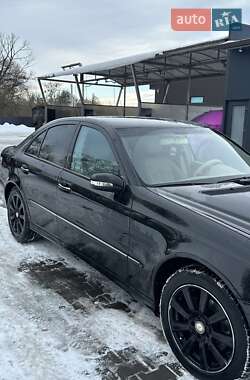 Седан Mercedes-Benz E-Class 2005 в Бучі