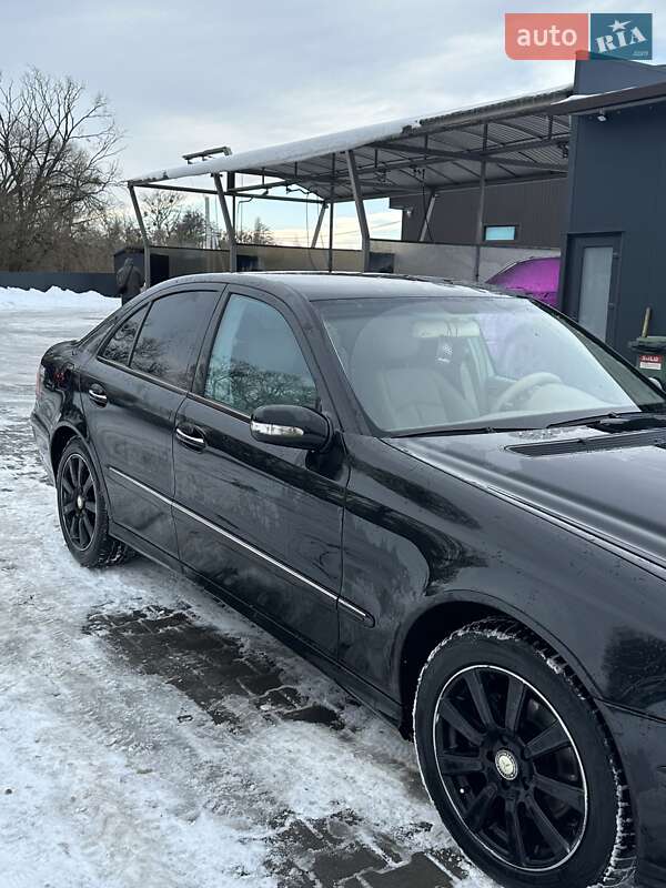 Mercedes-Benz E-Class 2005