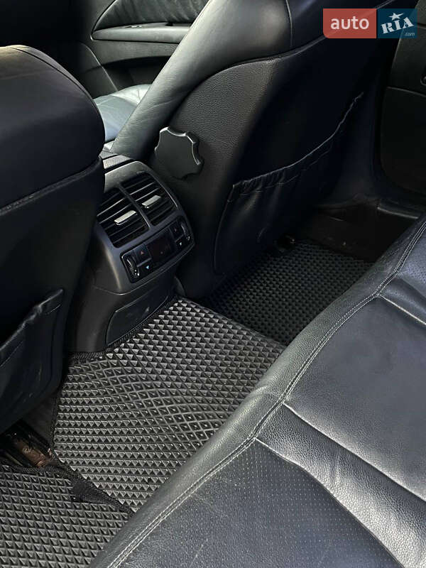 Седан Mercedes-Benz E-Class 2002 в Києві