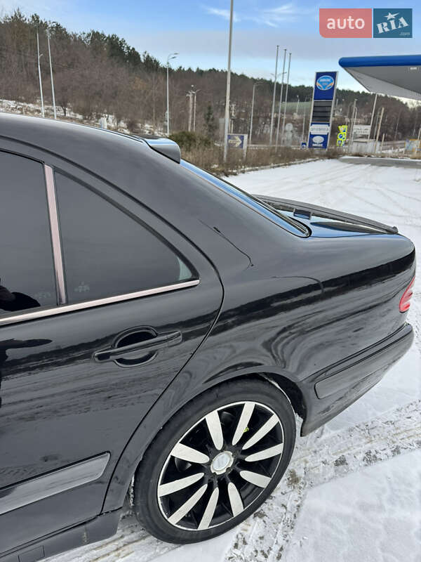 Седан Mercedes-Benz E-Class 2000 в Могилев-Подольске