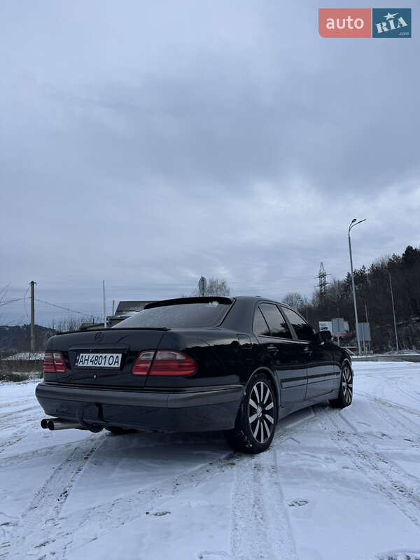 Седан Mercedes-Benz E-Class 2000 в Могилев-Подольске
