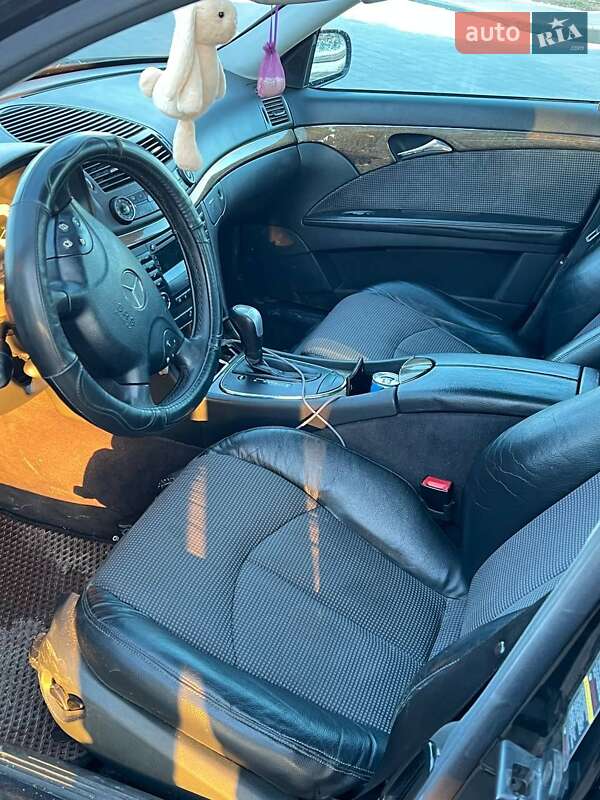 Седан Mercedes-Benz E-Class 2004 в Судовой Вишне фото 6 Седан Mercedes-Benz E-Class 2004 в Судовой Вишне