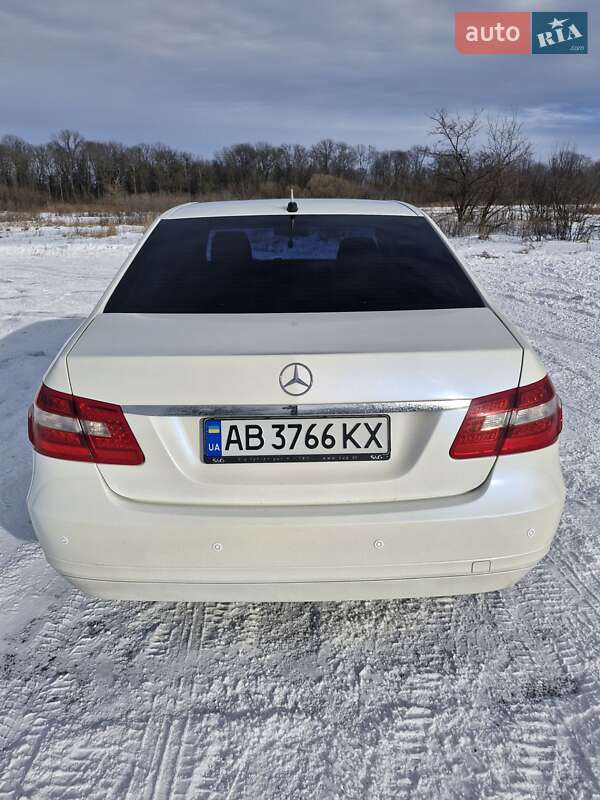 Седан Mercedes-Benz E-Class 2009 в Казатине