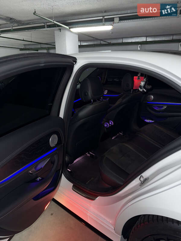 Седан Mercedes-Benz E-Class 2019 в Киеве