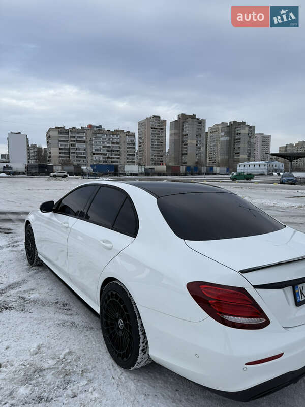 Седан Mercedes-Benz E-Class 2019 в Киеве