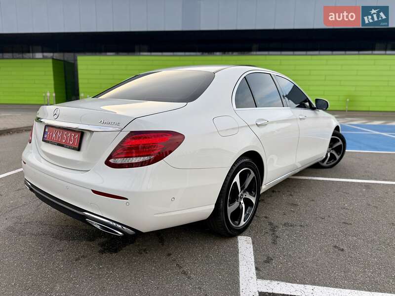 Седан Mercedes-Benz E-Class 2017 в Киеве